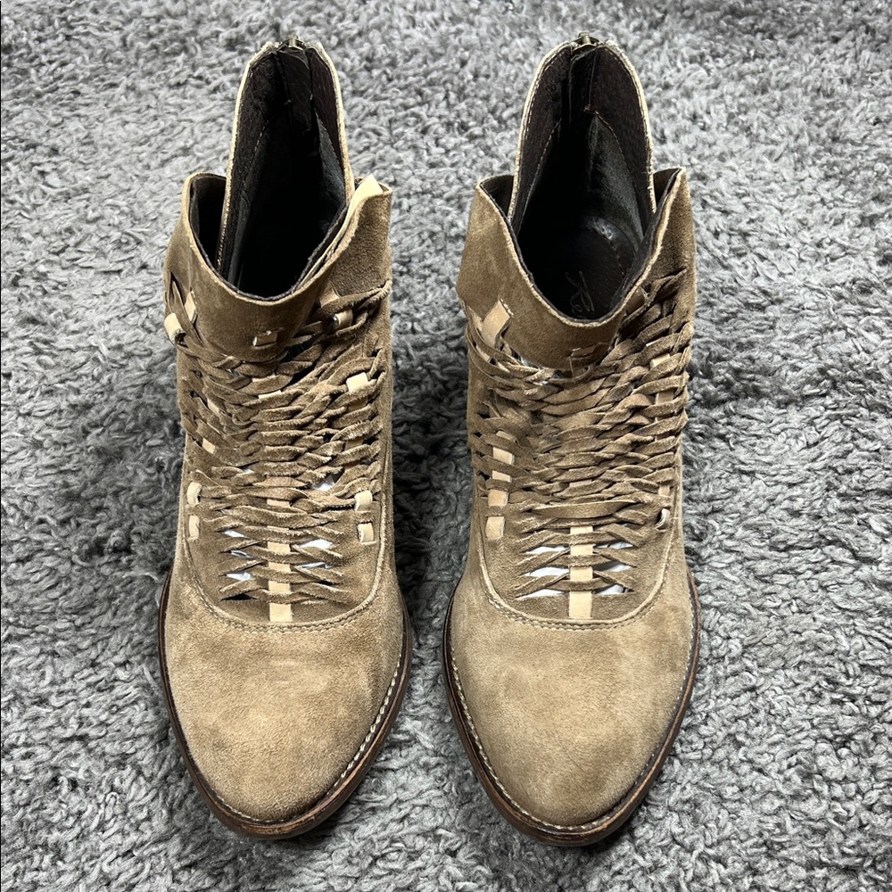 Rebels Cori Ankle Booties Size 10